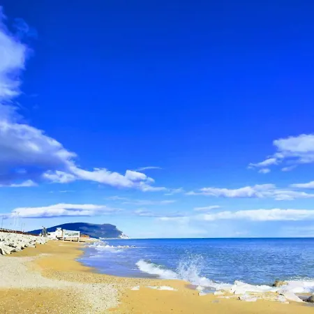 In - Mare Del Conero * Porto Recanati